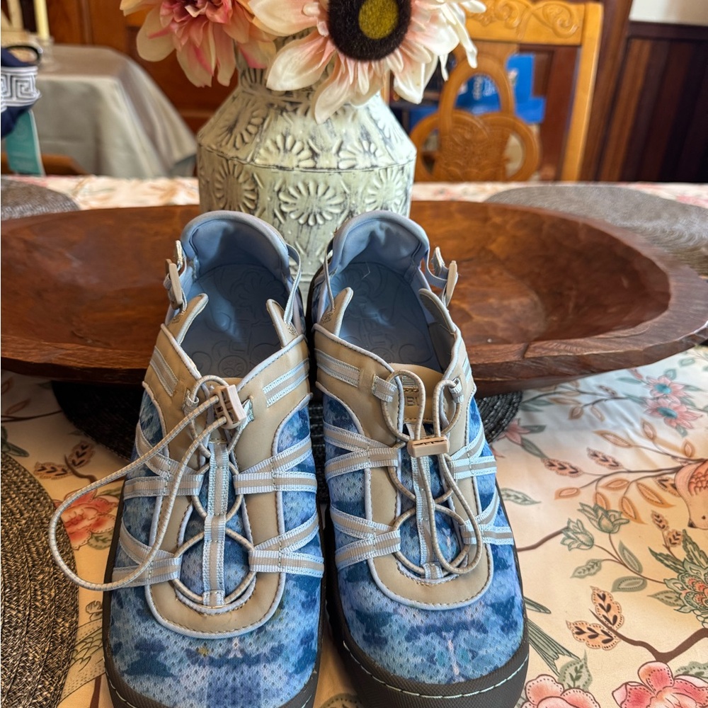Women’s JBU Blue and Tan Sandals with Elastic Lacing